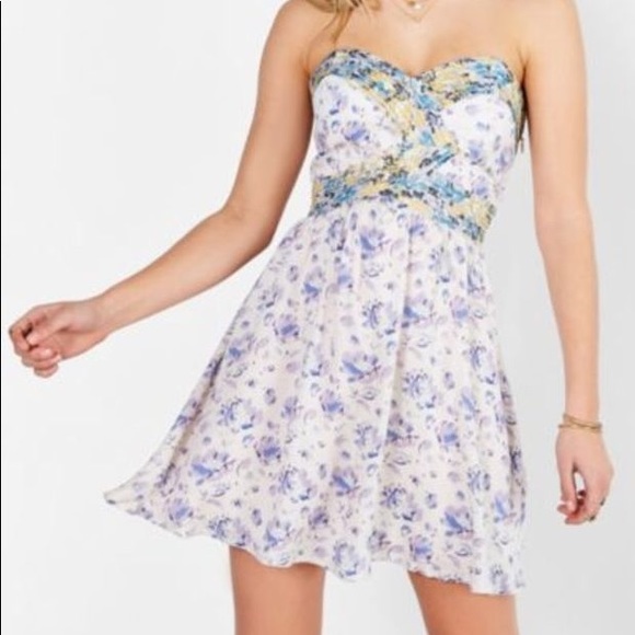 Urban Outfitters Dresses & Skirts - Last Chance! - Kimchi Blue Grecian Strapless Mini Dress